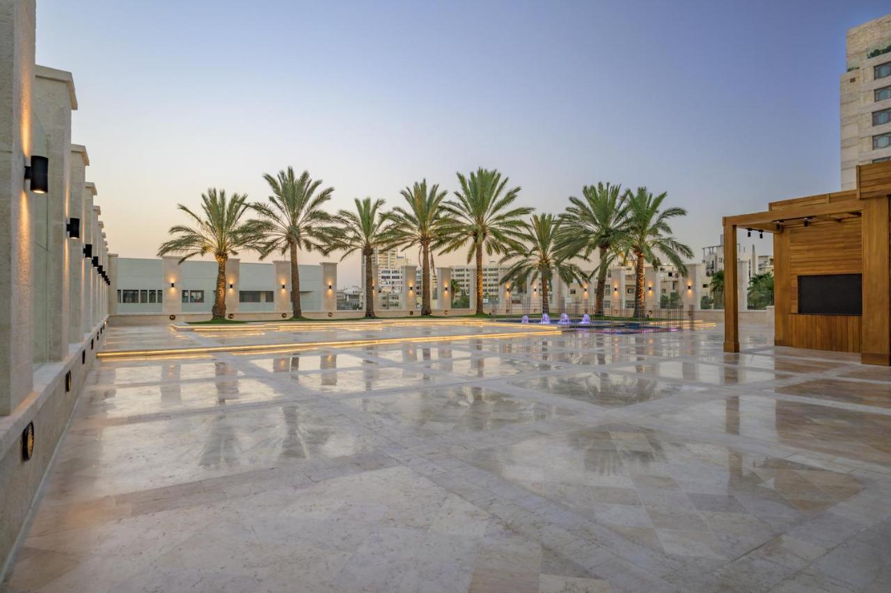 Hotel Grand Hyatt Amán Exterior foto The courtyard of the Al-Shaqra campus