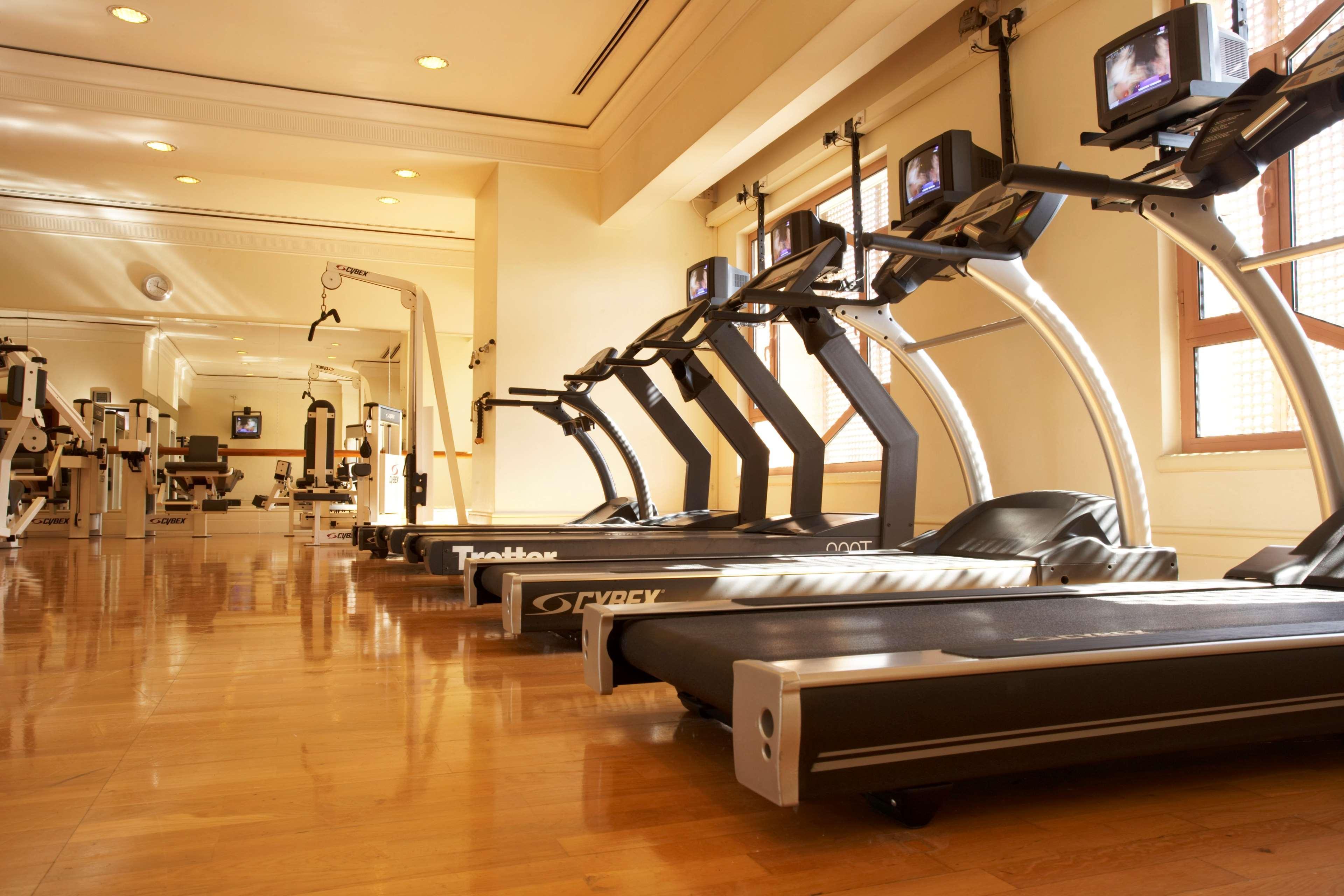 Hotel Grand Hyatt Amán Exterior foto A row of treadmills