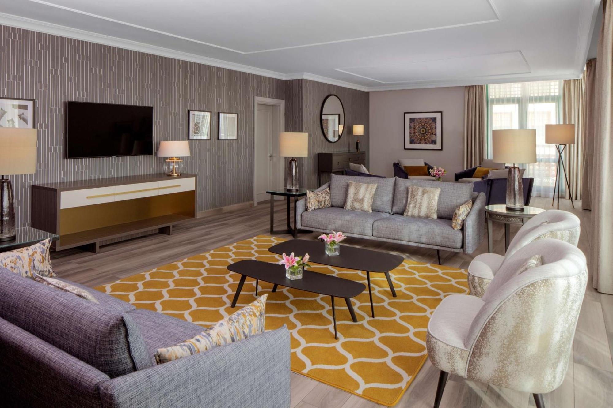 Hotel Grand Hyatt Amán Exterior foto The living room of a suite at The Westin Palace, Madrid